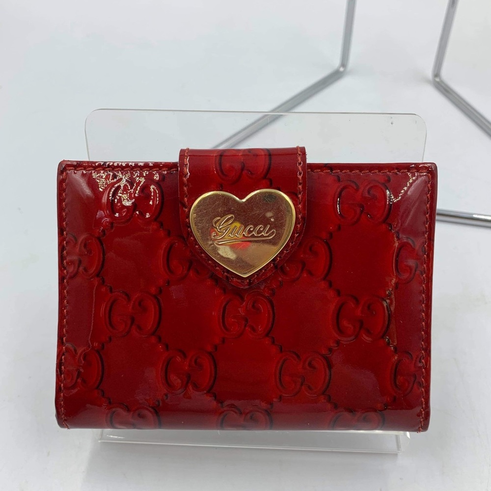 [Available] Gucci Red Microguccisima Patent Leather Heart ❤️ Compact Wallet
